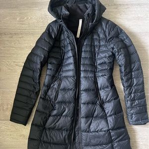 Lululemon size 6 black shell jacket/coat. Excellent condition